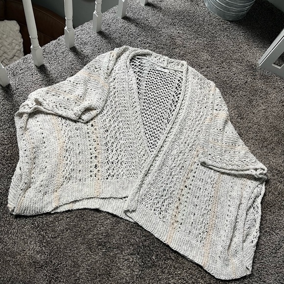 Abercrombie & Fitch Sweaters - Abercrombie & Fitch Shrug Poncho Shawl NWOT SIZE M/L Spring Like New
